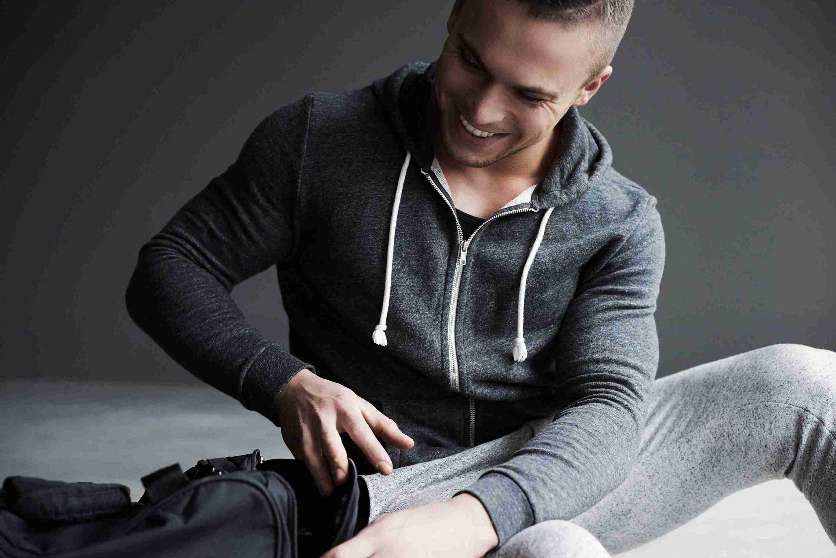 close-up-handsome-young-man-working-out_11zon